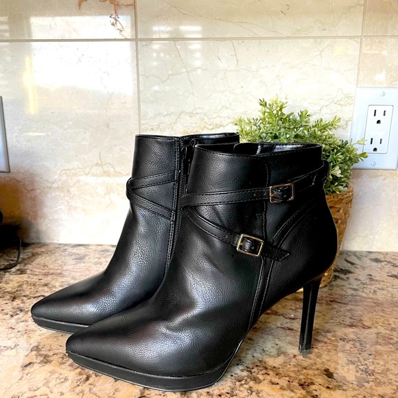 Charles & Keith High Heel Boots - Picture 5 of 8